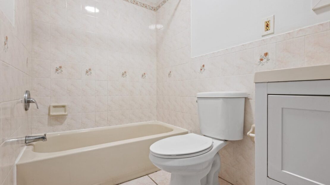 2335 Beaumont Ave Apt 3, Bronx NY 10458 - photo 6