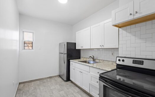 Renovated 3 Bedroom / 1 Bath Apartment – Heat & Hot Water Included – Bronx, NY 10458